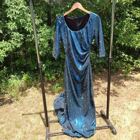 Kevan Hall iridescent sequin gown with train - Picture 10 of 16